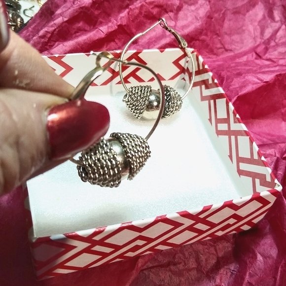 Hoop Earrings + FREE Ring - Picture 11 of 13